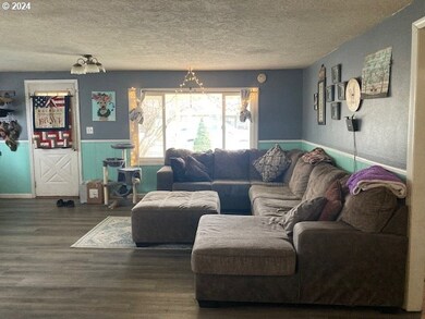 289 Ingle St, Mount Vernon, OR 97865 - photo 5