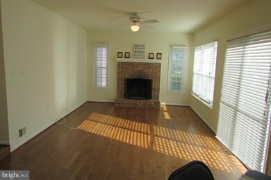 13222 Ladybank Ln, Herndon, VA 20171 - photo 7