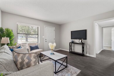 8963 Macarthur Ct S, Jacksonville, FL 32216 - photo 6