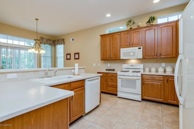 2 Caufield Ct, Freehold, NJ 07728 - photo 7