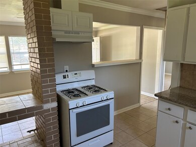 10013 Whitehead St, Houston, TX 77088 - photo 4