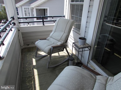 602 Moonglow Rd unit 304, Odenton, MD 21113 - photo 3