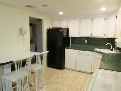 15 Kathy Place unit 3B, Staten Island, NY 10314 - photo 7