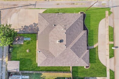 Garage Parking in back......plus circle drive in f