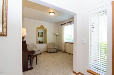 5 Charming Front Living Room