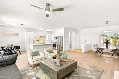 2324 Great Elk Dr, Henderson, NV 89052 - photo 3