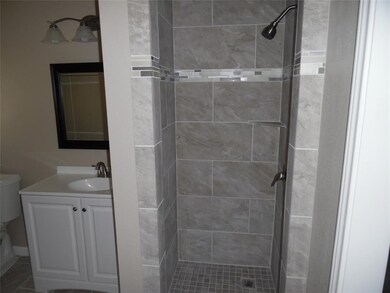 644 Willow St, Hurst, TX 76053 - photo 6