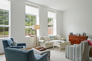 40 Seaver St unit 8, Wellesley Hills, MA 02481 - photo 2