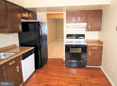 2278 Anvil Ln, Temple Hills, MD 20748 - photo 3