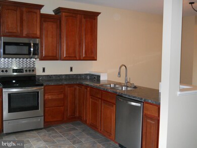 427 Channing Dr, Chambersburg, PA 17201 - photo 2