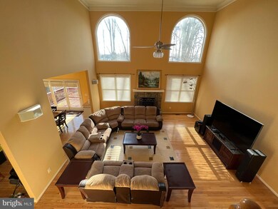 12701 Autumn Crest Dr, Herndon, VA 20171 - photo 4