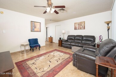 04_Living-Room_01