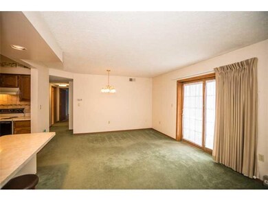 Living Room. Bright and cheerful living room/dinin