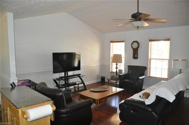 619 Old Castle Dr, Randleman, NC 27317 - photo 3