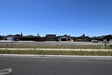 759 NW 13th St, Redmond, OR 97756 - photo 2