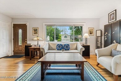 10 Crescent Rd, Holmdel, NJ 07733 - photo 3