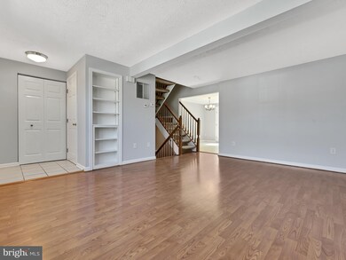 1532 Saint Lawrence Ct, Frederick, MD 21701 - photo 4