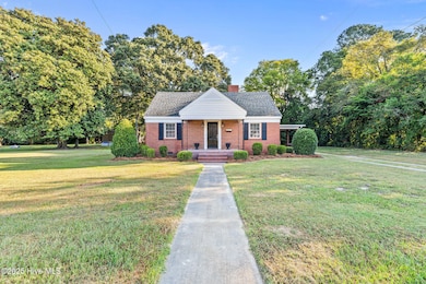 110 W Railroad St, La Grange, NC 28551 - photo 2