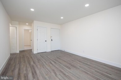 205 K Hampton Ave, Southampton, PA 18966 - photo 4