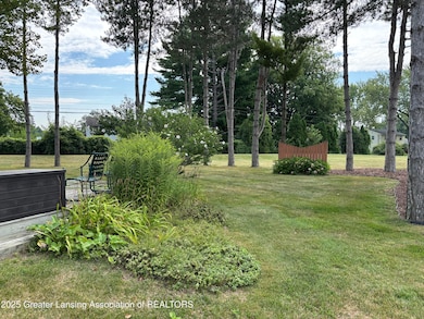 337 Honeysuckle Ln, Lansing, MI 48917 - photo 5