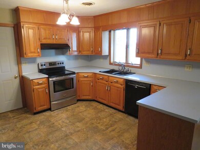 2895 Fillmore Dr, Chambersburg, PA 17201 - photo 5