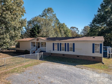 1341 Mirror Lake Rd, Lincolnton, NC 28092 - photo 2