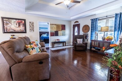 305 Sara Acres Dr, Tennessee Ridge, TN 37178 - photo 6