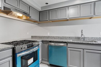 925 Crane Ave S unit G3, Taunton, MA 02780 - photo 6