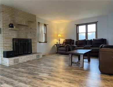 Room measures 27'x15'