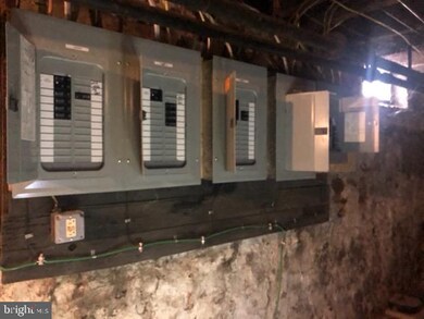 728 N 11th St, Reading, PA 19604 - photo 3