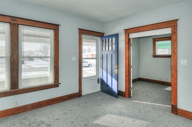 mls 1808 4 Ave 04
