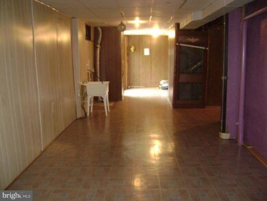 8515 Hillview Rd, Hyattsville, MD 20785 - photo 4