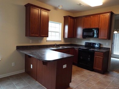 Kitchen with breakfast bar