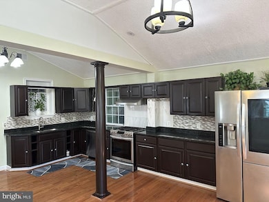 308 Pinewood Rd, Dundalk, MD 21222 - photo 5