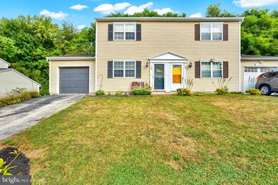 1105 Cloverton Dr, Columbia, PA 17512 - photo 2