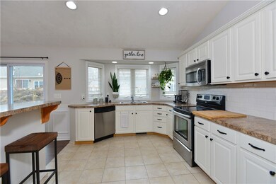 123 Whiting St, Cranston, RI 02920 - photo 5