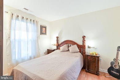 21 Canterbury Square unit 102, Alexandria, VA 22304 - photo 6