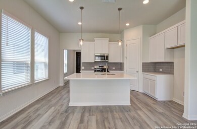 876 Casetta Trail, New Braunfels, TX 78130 - photo 6