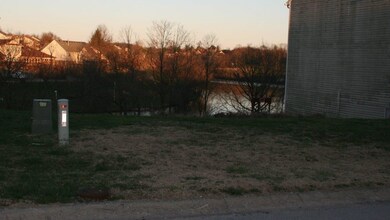 402 Village Dr, Frankfort, KY 40601 - photo 3