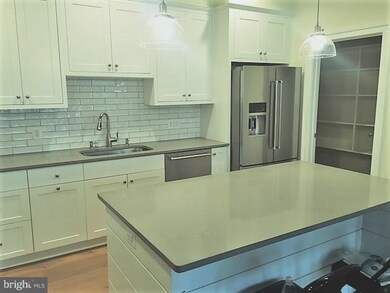 901 Glyndon St SE unit 301, Vienna, VA 22180 - photo 4