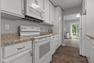 10 Green Bay Ct unit 105, Appleton, WI 54911 - photo 3