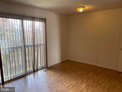 7426 Catterick Ct, Windsor Mill, MD 21244 - photo 5