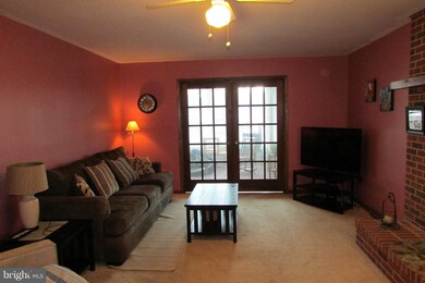 605 Hilltop Rd, Catonsville, MD 21228 - photo 3