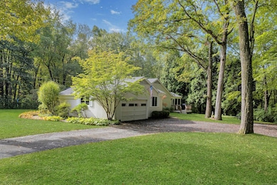 261 Linden Tree Rd, Wilton, CT 06897 - photo 3