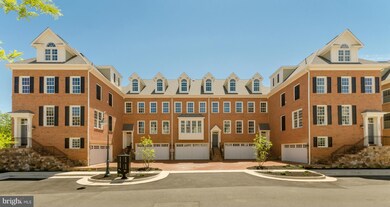 10681 Yorktown Ct, Fairfax, VA 22030 - photo 2