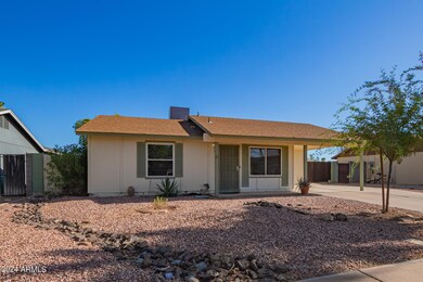 1525 W Comstock Dr, Chandler, AZ 85224 - photo 2