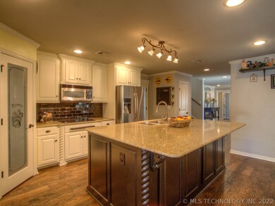 555 E 113th St S, Jenks, OK 74037 - photo 3