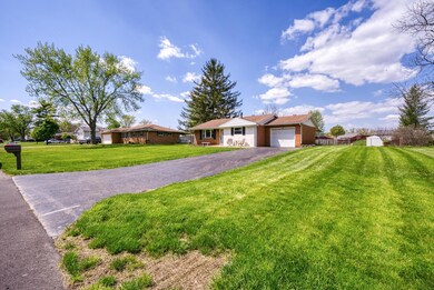 3484 Maple Shade Ct, Columbus, OH 43228 - photo 4