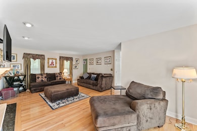 2 Sutherland Dr, Sandy Hook, CT 06482 - photo 7