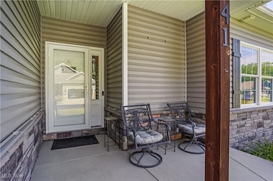 341 Alexis Ln, Canal Fulton, OH 44614 - photo 2